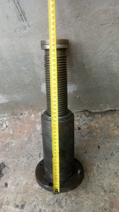 стакан с гайкой подъема консоли 6н82 6н12 6м82 станка