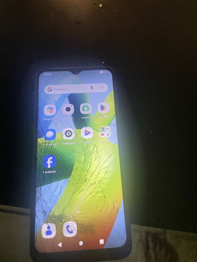 Redmi A1 ecrã partido mas a funcionar normalmente
