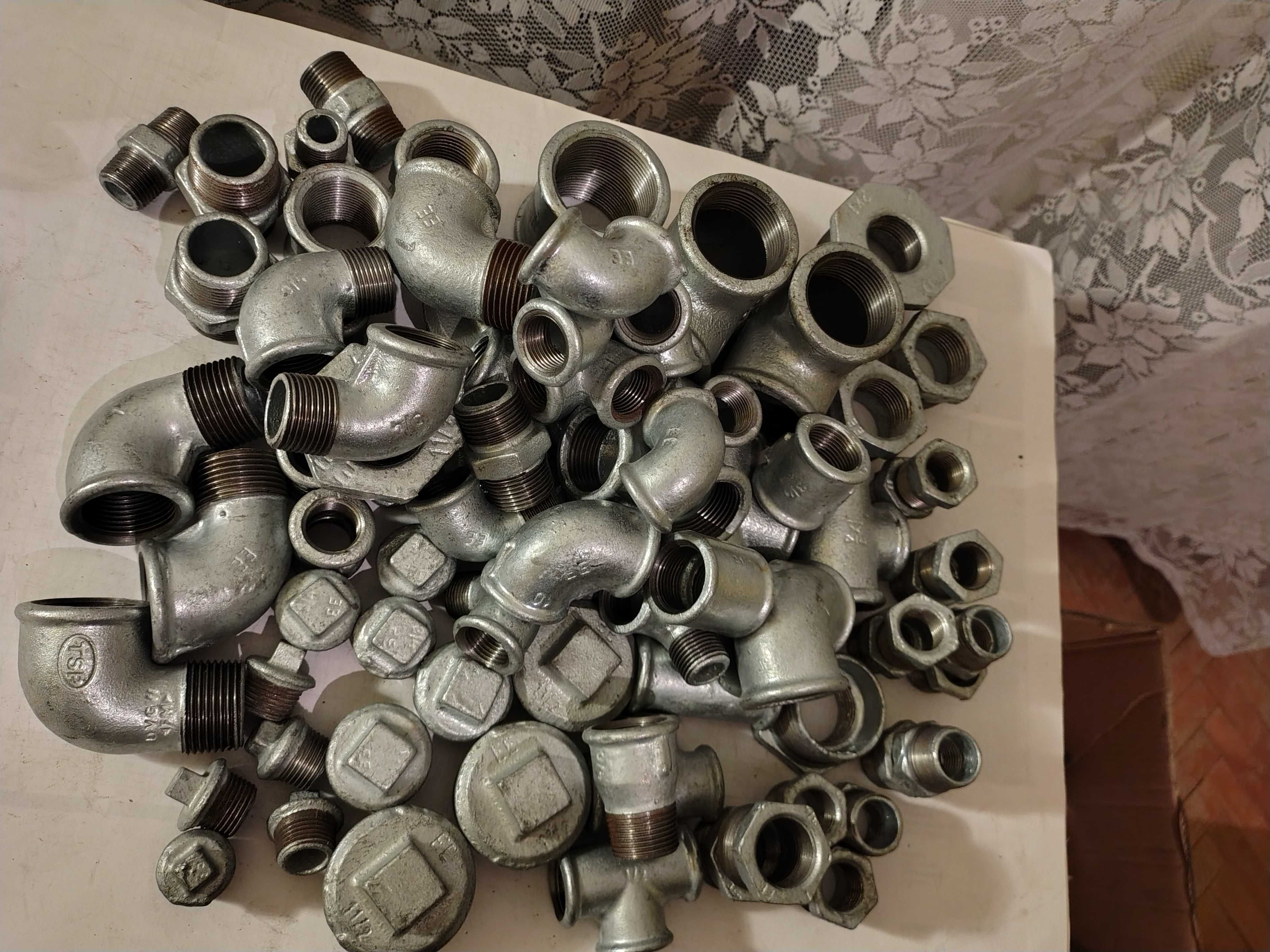 Kształtki żeliwne ocynkowane gwintowane,różne średnice NOWE