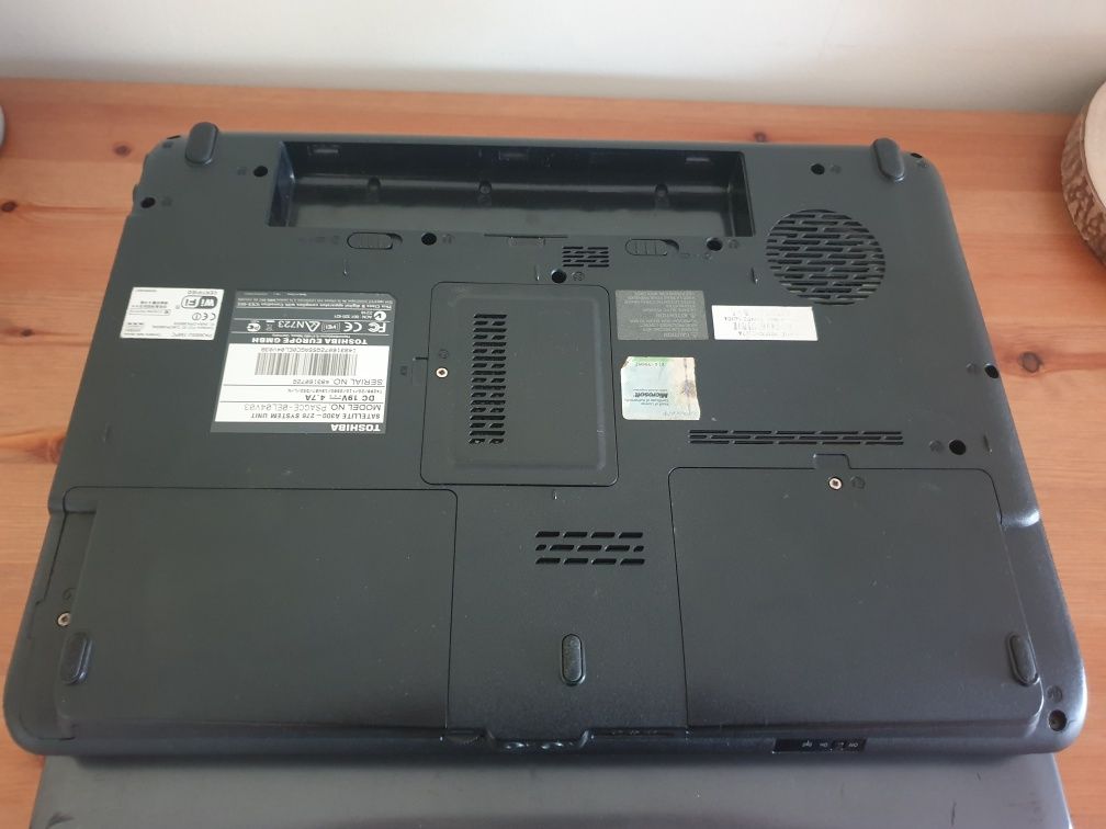 2 Toshiba sattelite a300 -276 (Para Peças)