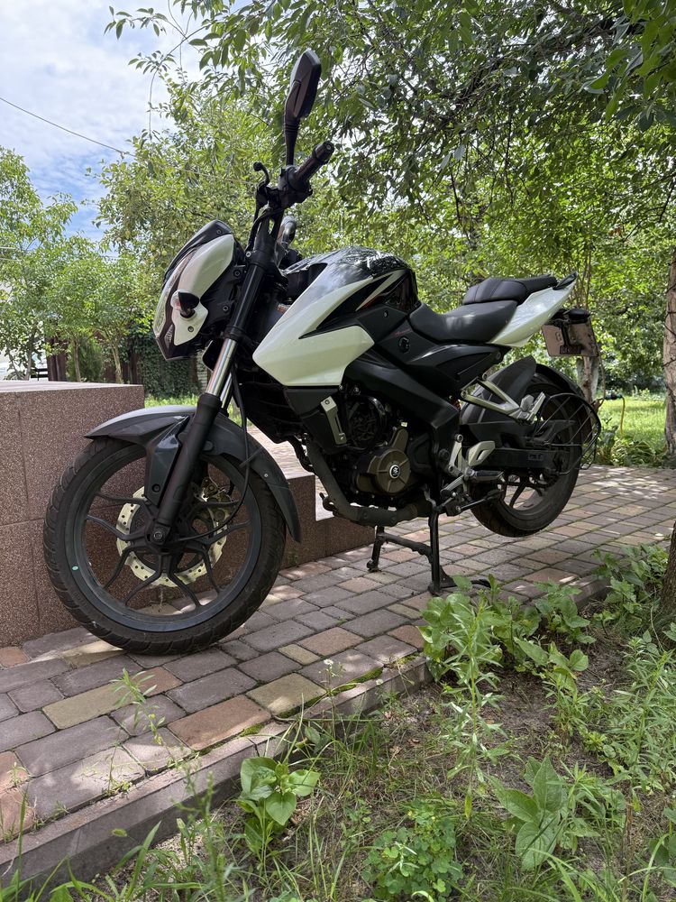 Bajaj Pulsar ns 200