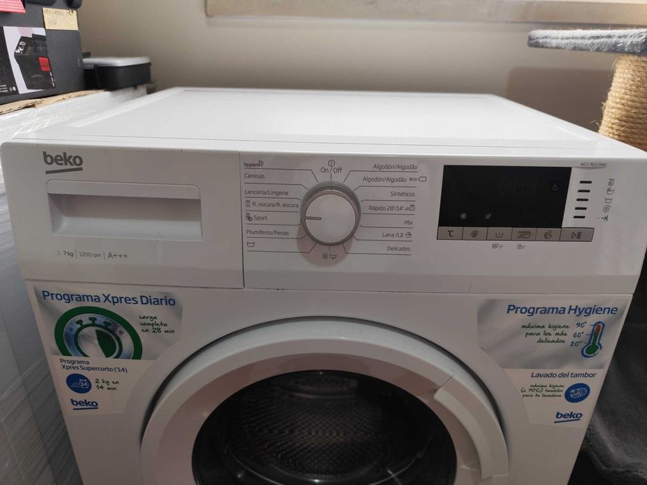 Máquina de Lavar Roupa Beko WCV7612BW0 - Usada, em Perfeito Estado!
