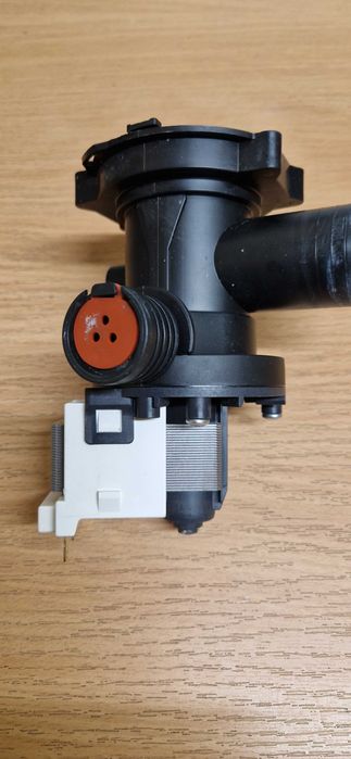 Pompka wody spustowej pralki Whirlpool