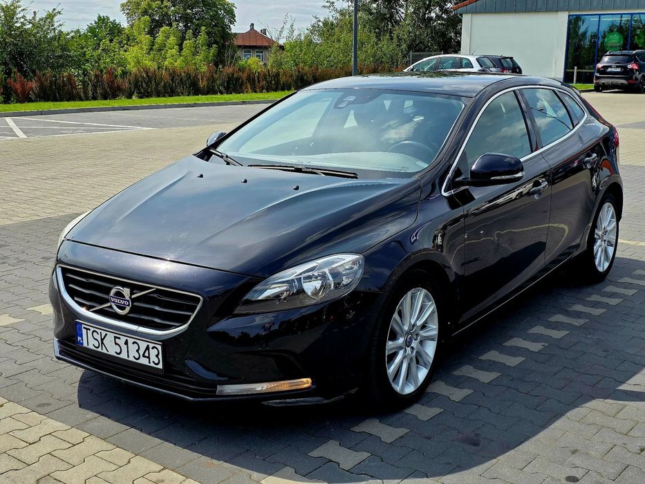 Volvo V40 Volvo V40 D2 Momentum, 1.6 diesel, 115KM, 2013r, czarny, manual,