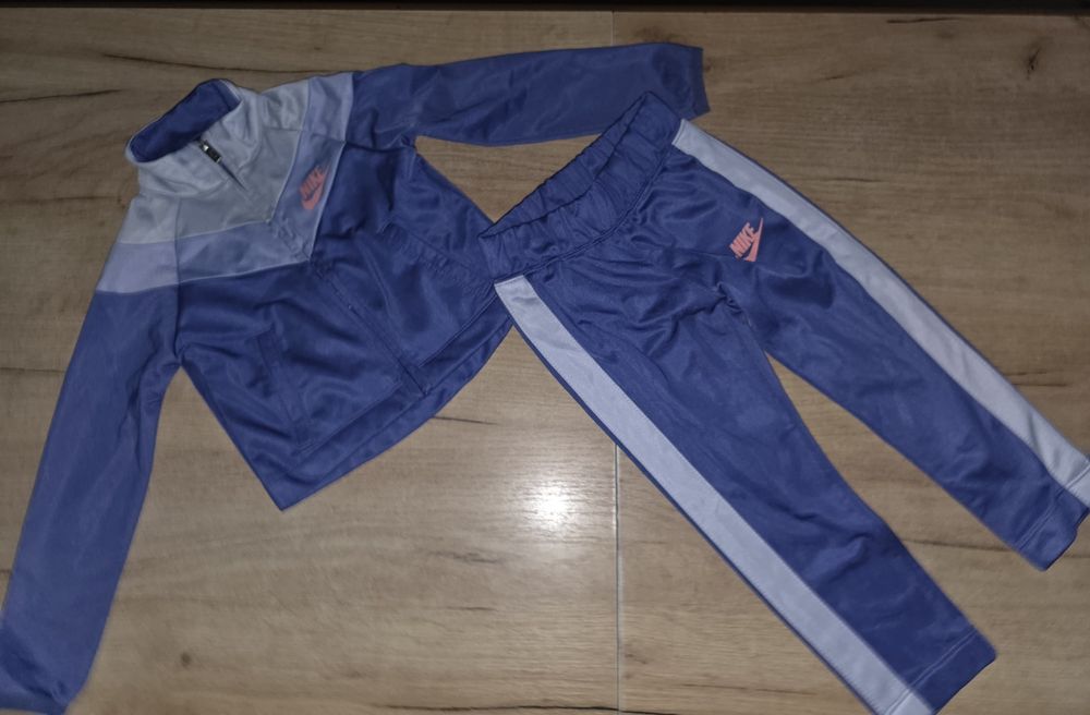 Piekny Dresik Nike 86/92cm