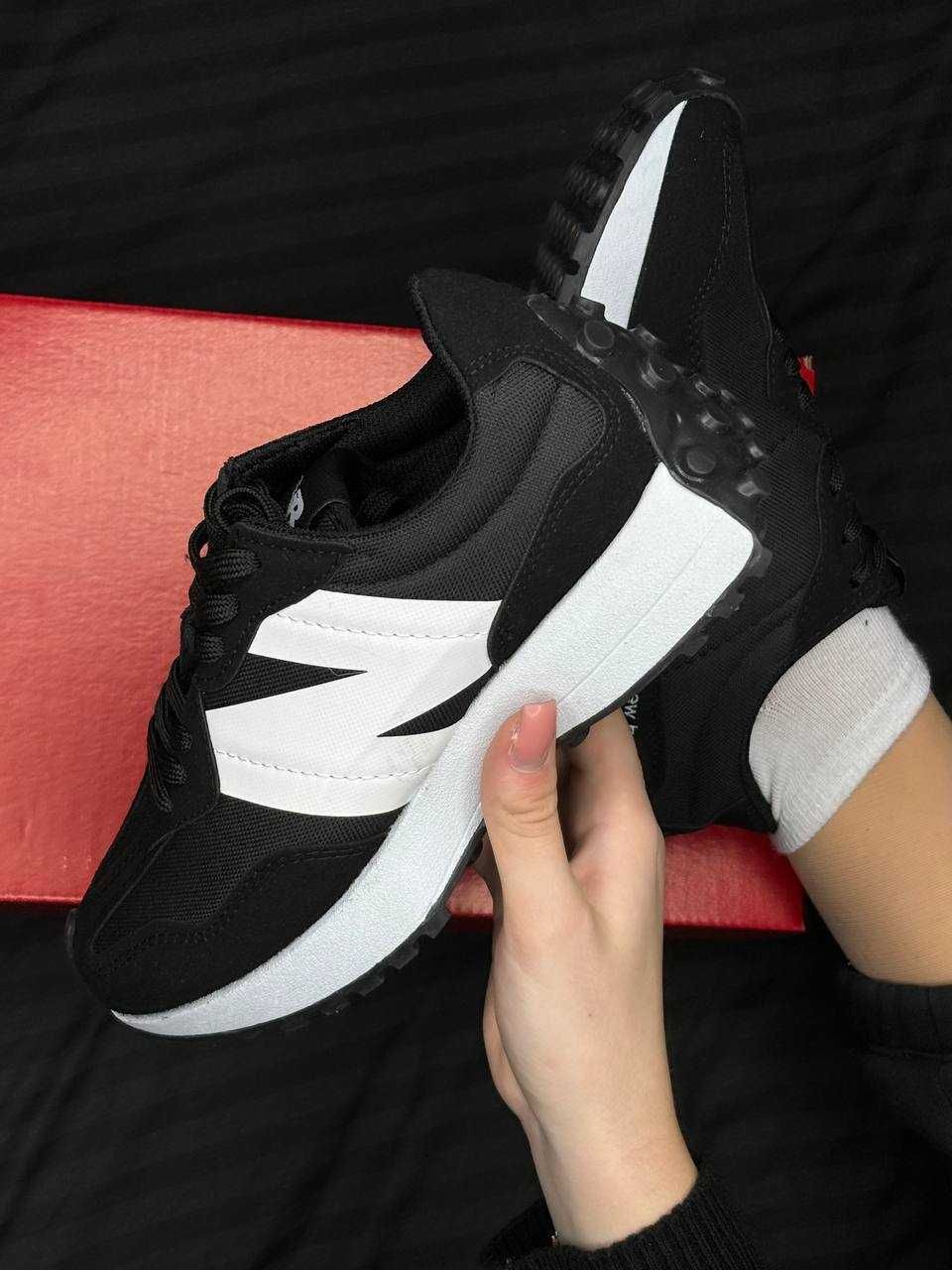 Кросівки New Balance ЖІНОЧІ 327 Black