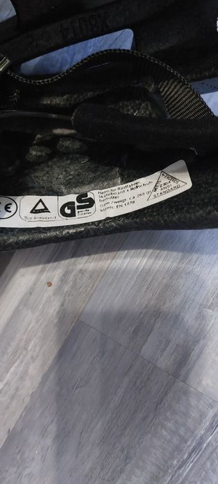 Kaski rowerowe  uvex .alpina okazja trzy  w cenie jednego