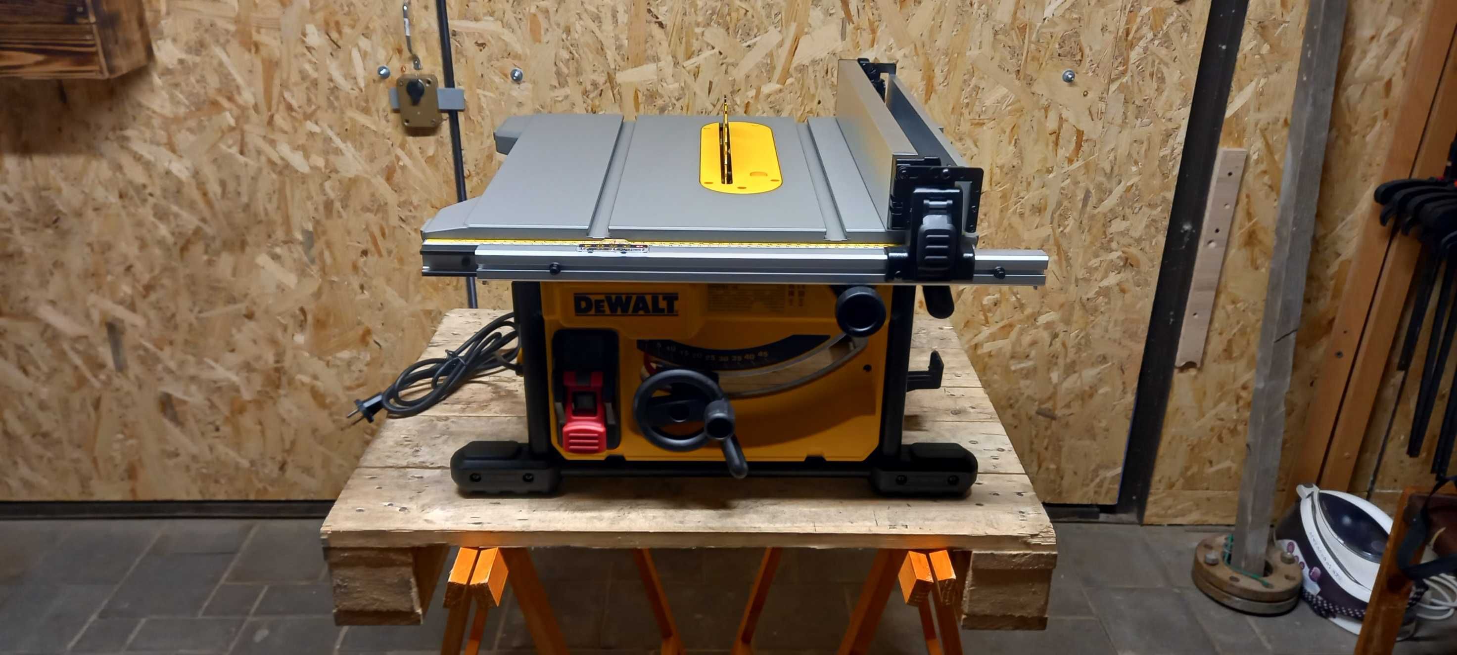 Sprzedam Pilarkę stołową  DeWalt 7485