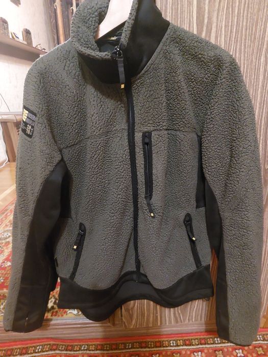 Кофта спортивная женская