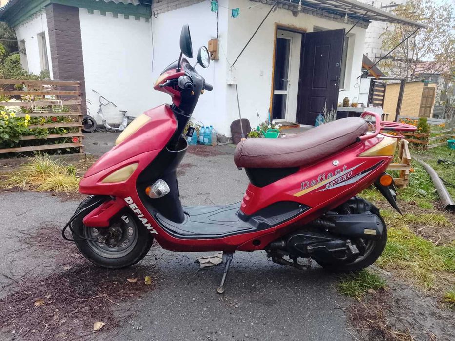 Продам скутер  Defiant Arteko DT50QT-4