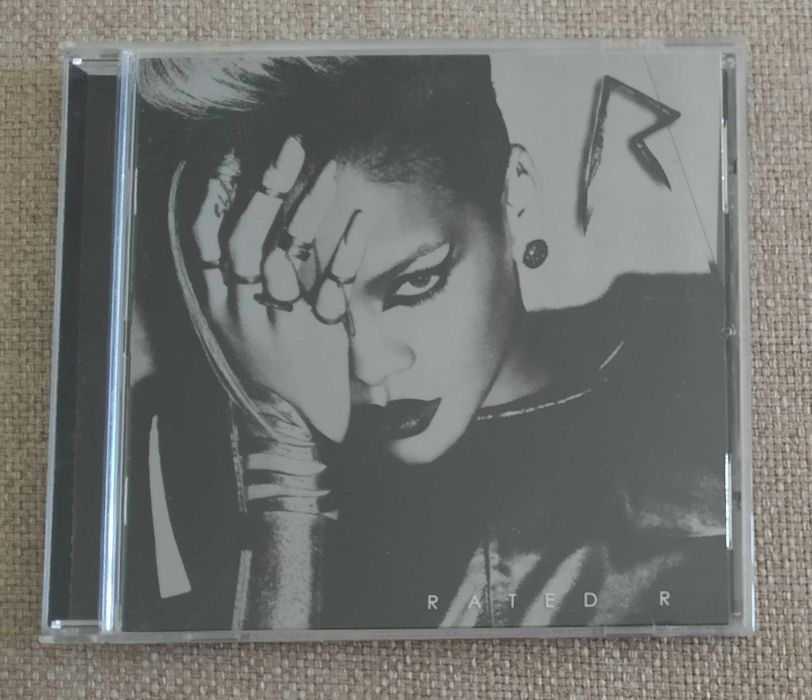 2 CDs da Rihanna (excelente estado)
