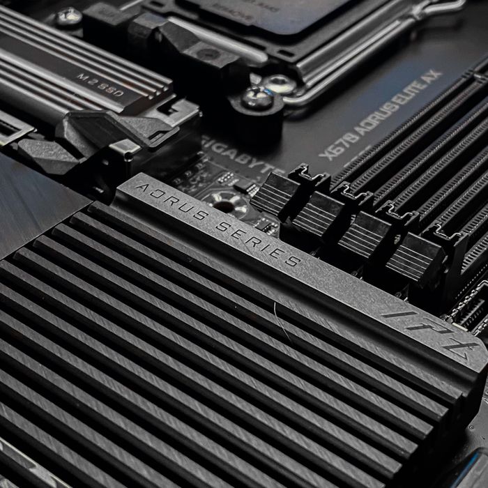 Материнська плата AORUS X670 ELITE AX WIFI/Гар 3 міс/SiliconFox
