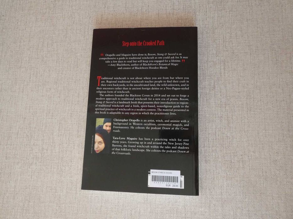 Livro Besom, stang & sword,