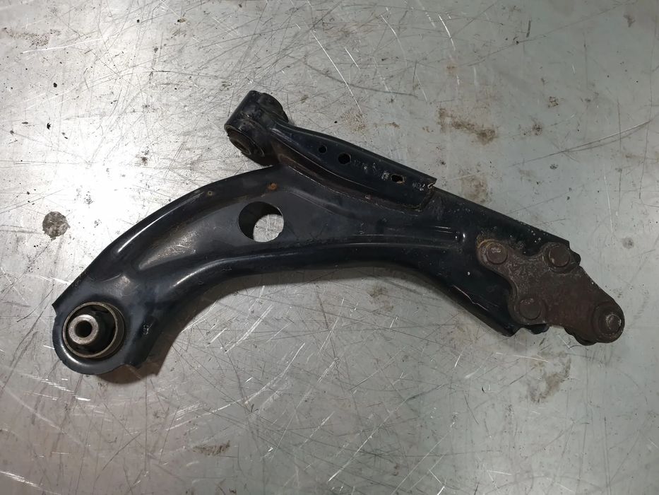 Braço de suspensão frente esquerdo PEUGEOT 3008 II (M_)