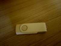 Pendrive USB – używany, dobry stan – odbiór osobisty