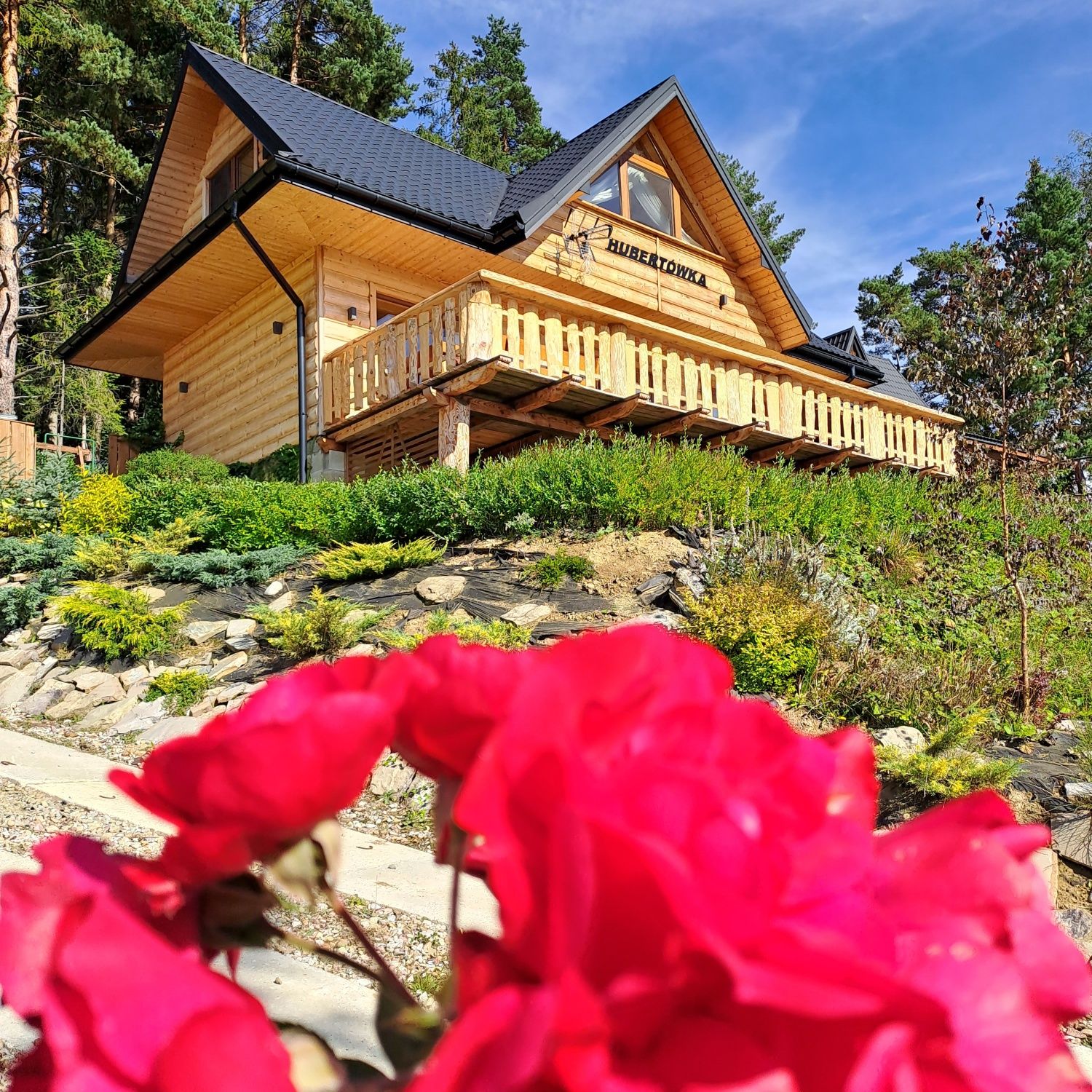 Willa Hubertówka  dom 12 osobowy z jacuzzi . Gorce  widok na Tatry