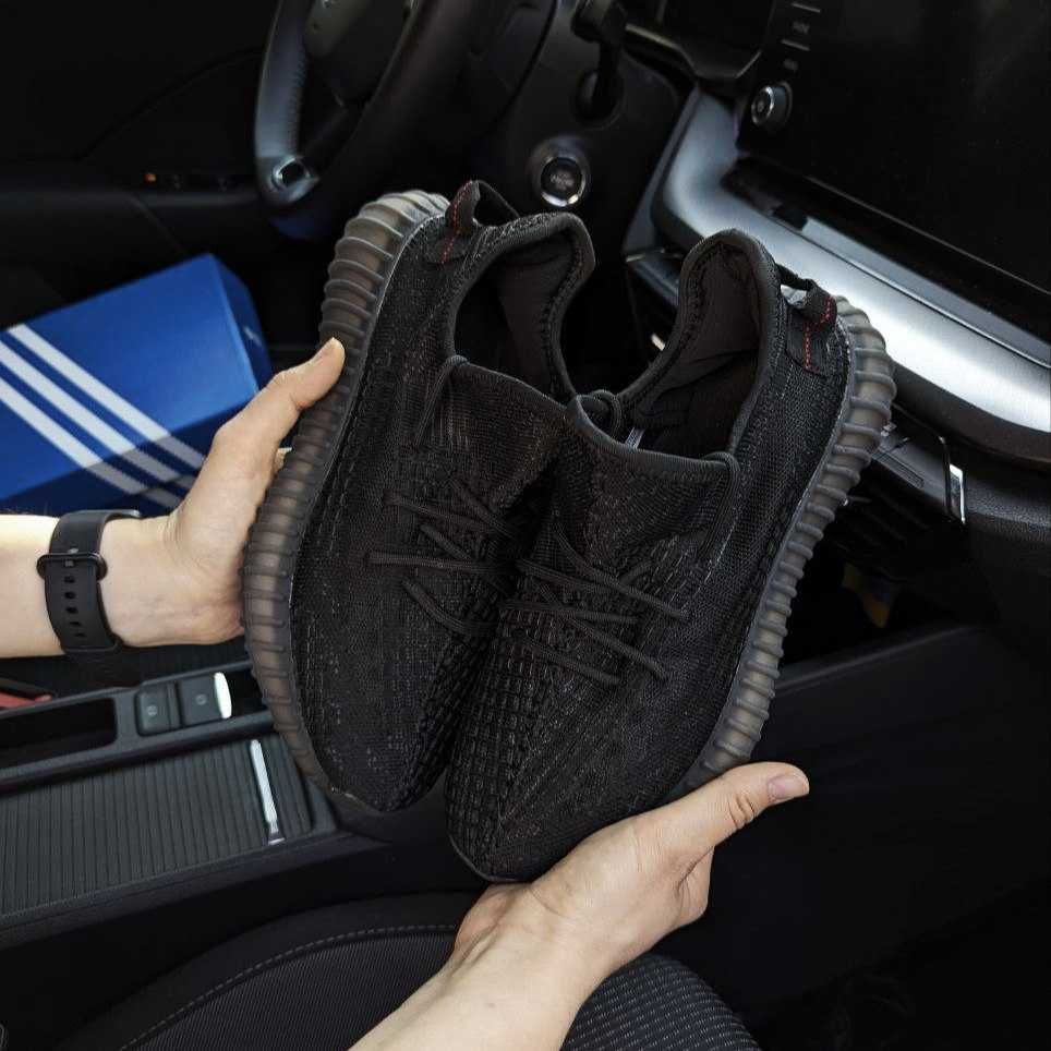 Кросівки Adidas YEEZY BOOST 350 V2 чорні