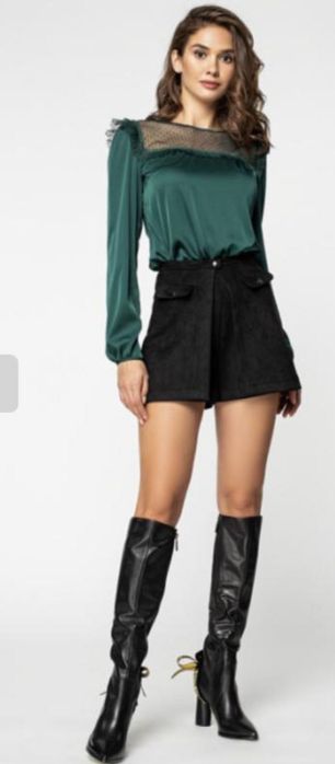 Стильна легка смарагдова 42 розмір