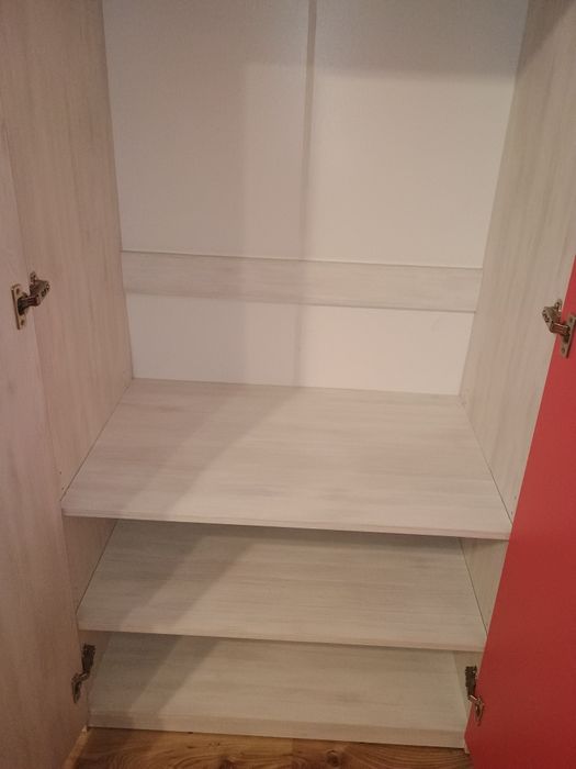 Szafa do pokoju młodzieżowego lub dziecięcego