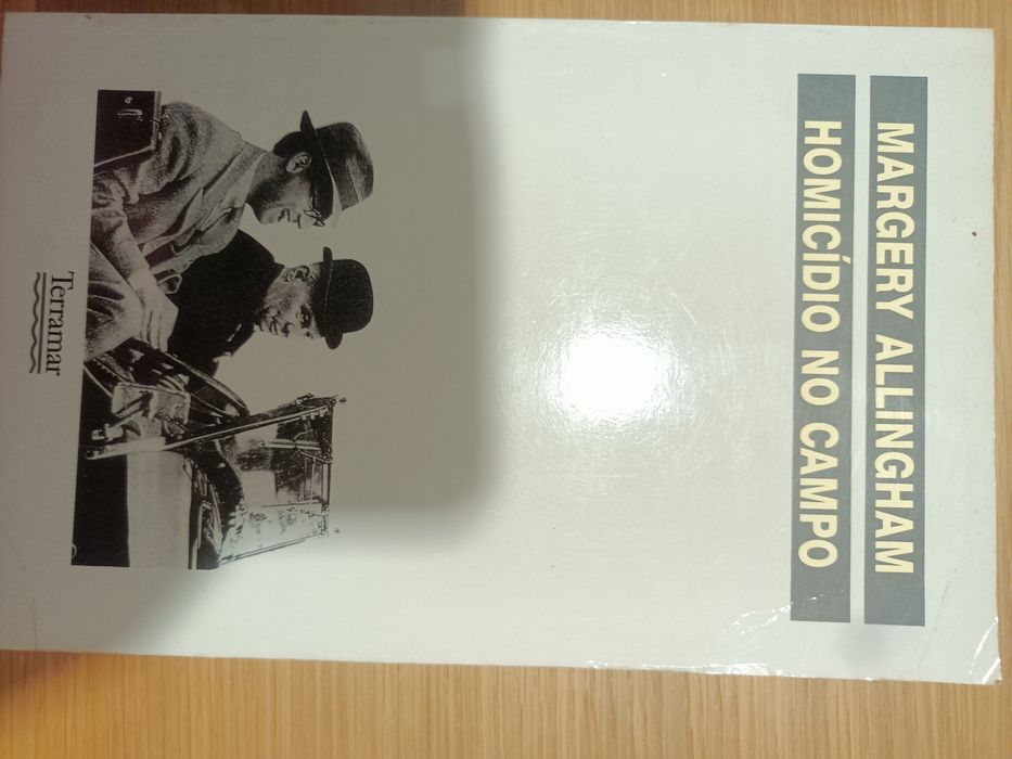 Vendo o livro Homicídio no Campo