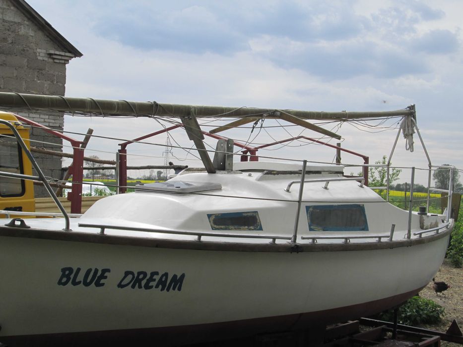 Jacht GIGA 2 plus przyczepa podłodziowa
