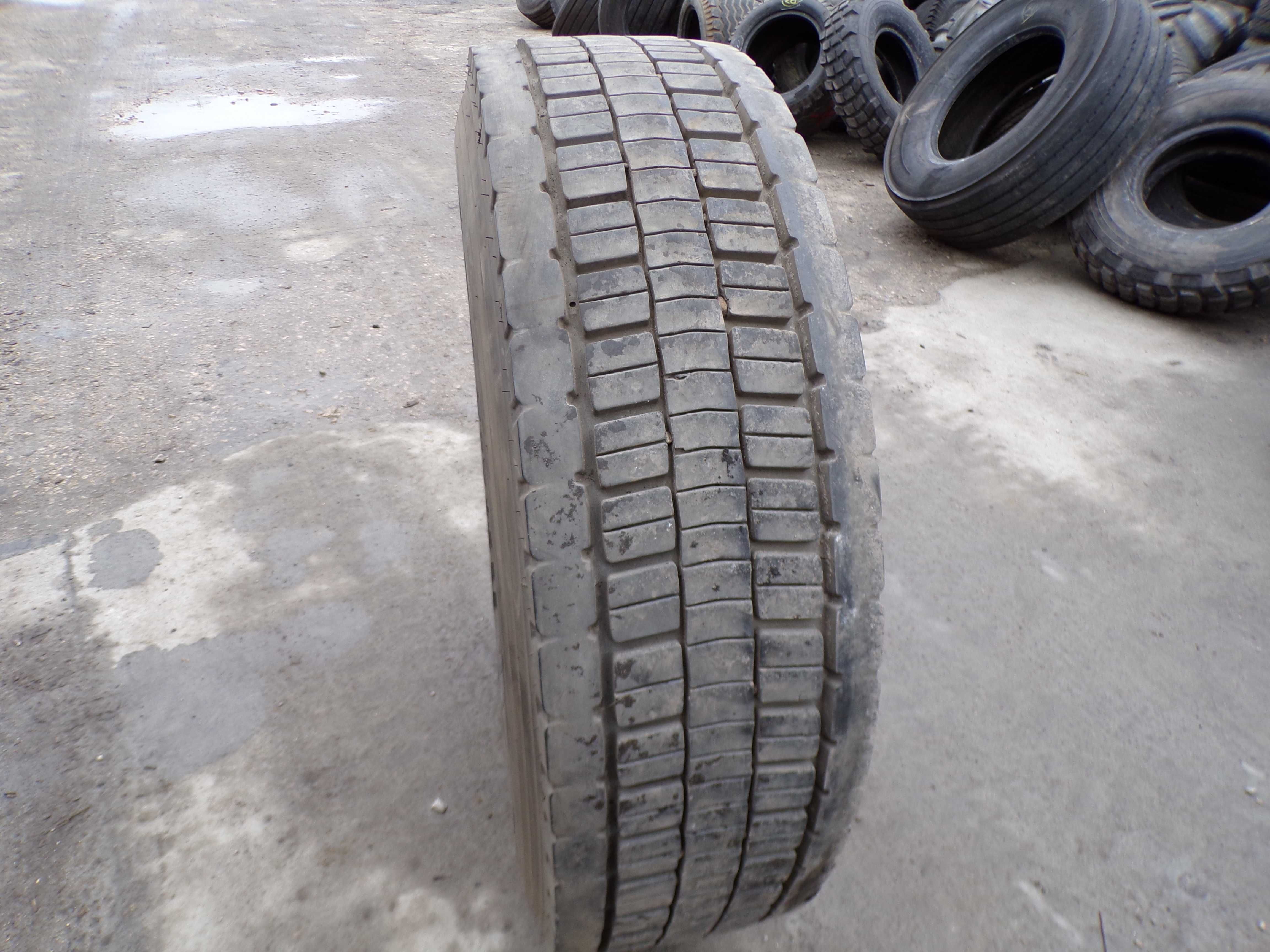 Opona 295/80R22.5 DUNLOP SP 444 (650 netto)