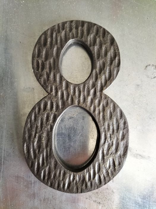 Numer domu, mieszkania metal