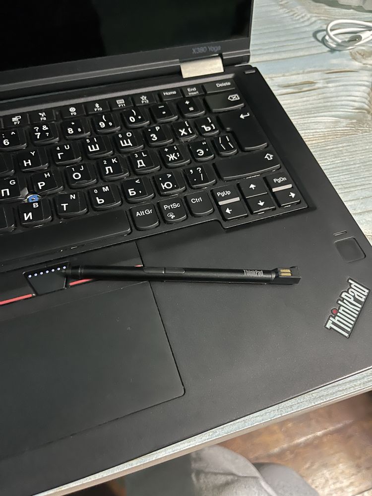 Продам ноутбук-планшет Lenovo ThinkPad x380 Yoga розбитий екран