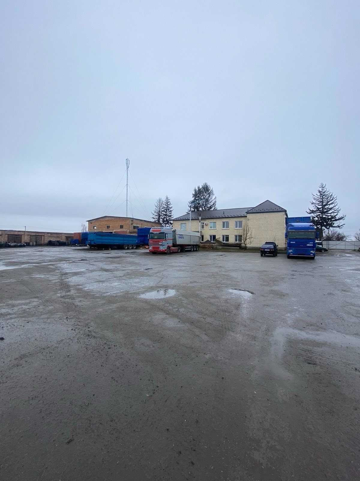 База 5000м і 1,6 га землі