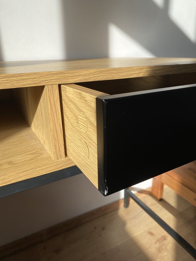 Drewniane biurko
