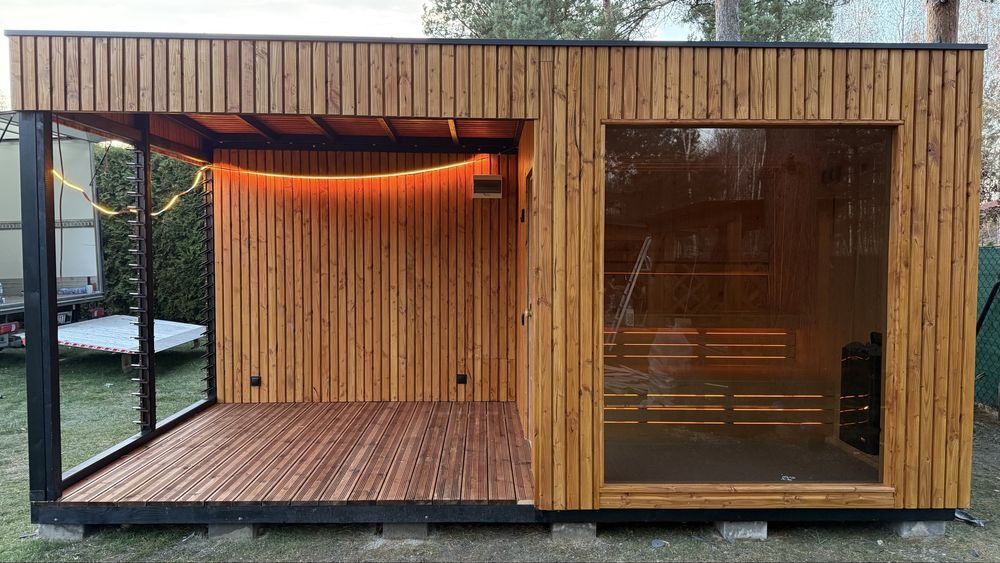 Sauna du duża na wymiar z montażem