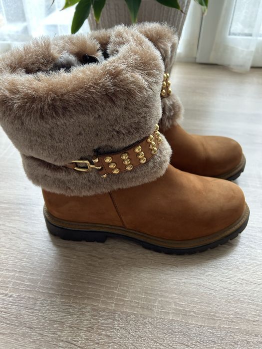 Жіночі зимові черевики