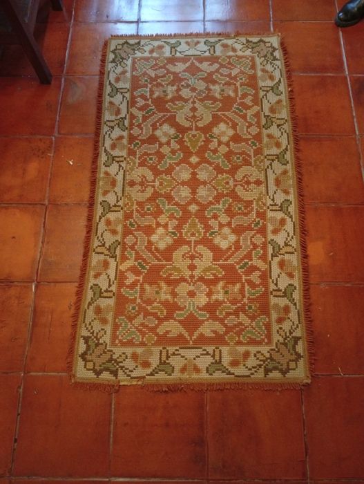 Tapete de Arraiolos retangular