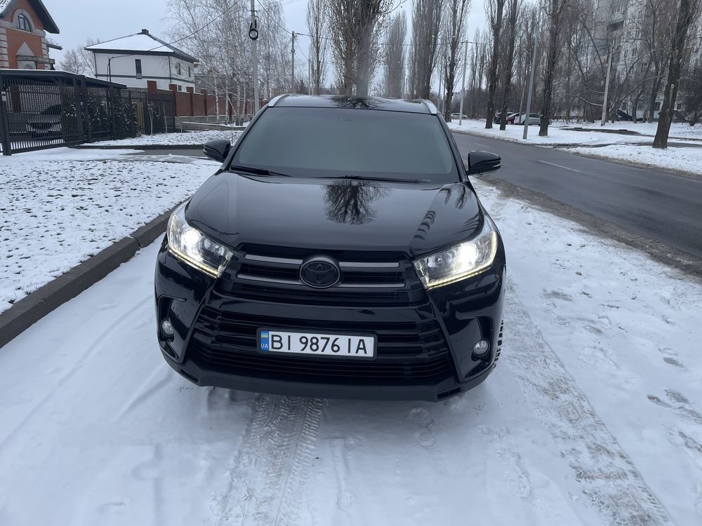 Продам официальную Toyota Highlander