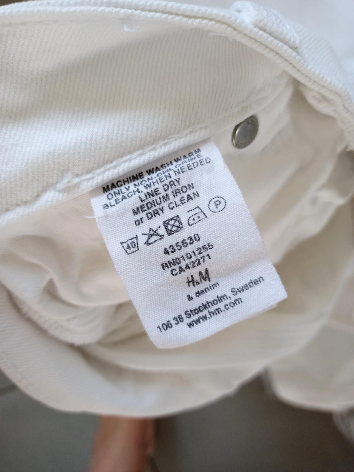 Spodnie dżinsowe proste H&M r.M kremowe/białe