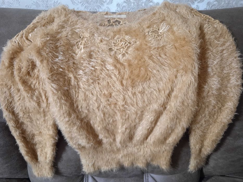 Продам жіночу кофту