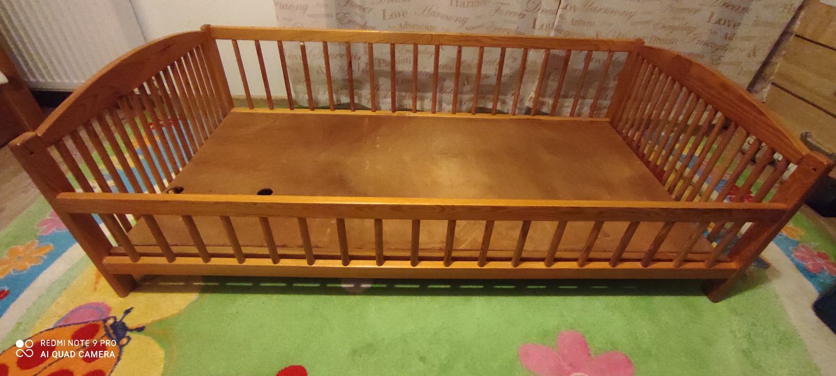 Drewniane łóżeczko dla dziecka