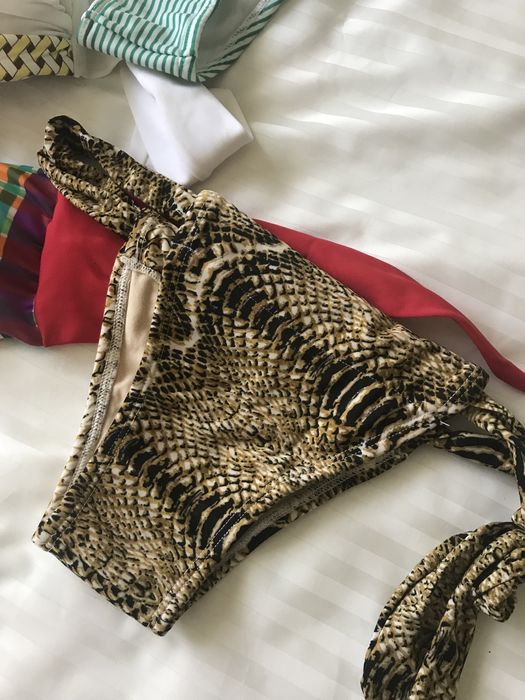 Partes biquinis várias