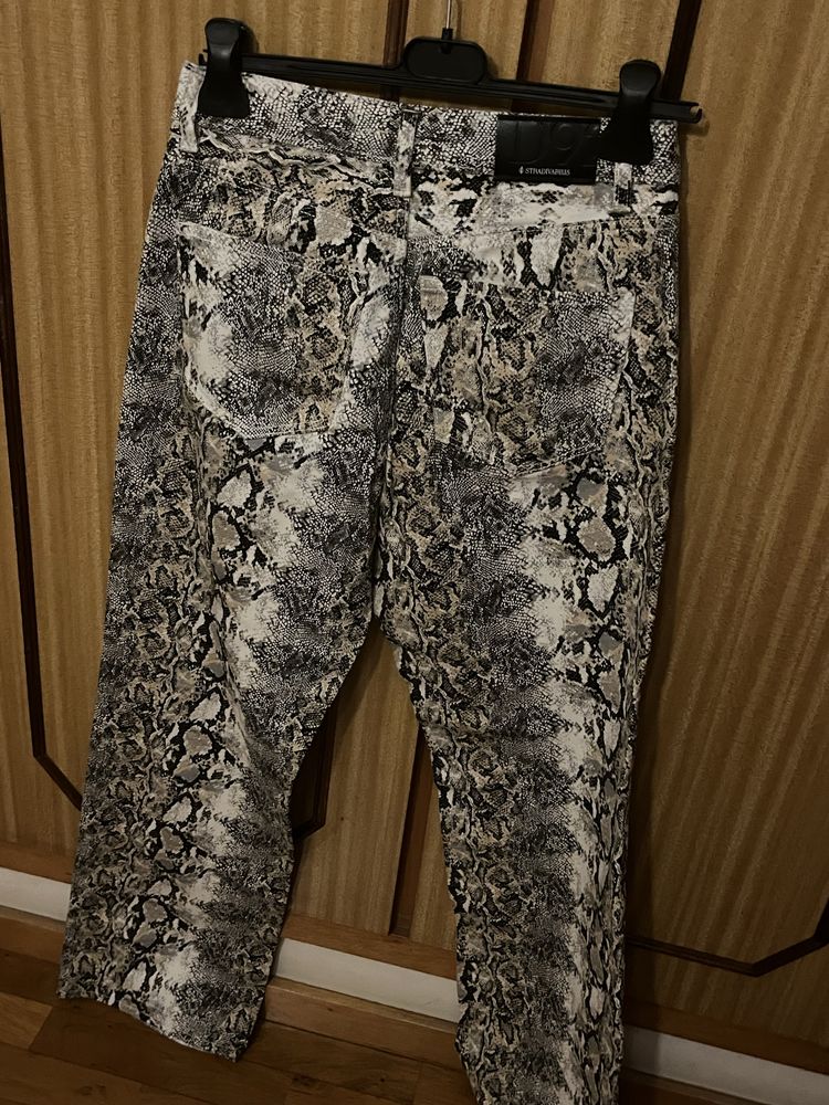 Calças largas Tigress Stradivarius,novas,tamanho 36