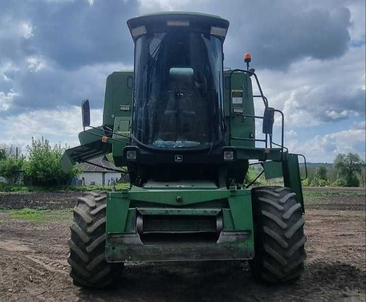 Комбайн John Deere 1166 HillMaster (1990)