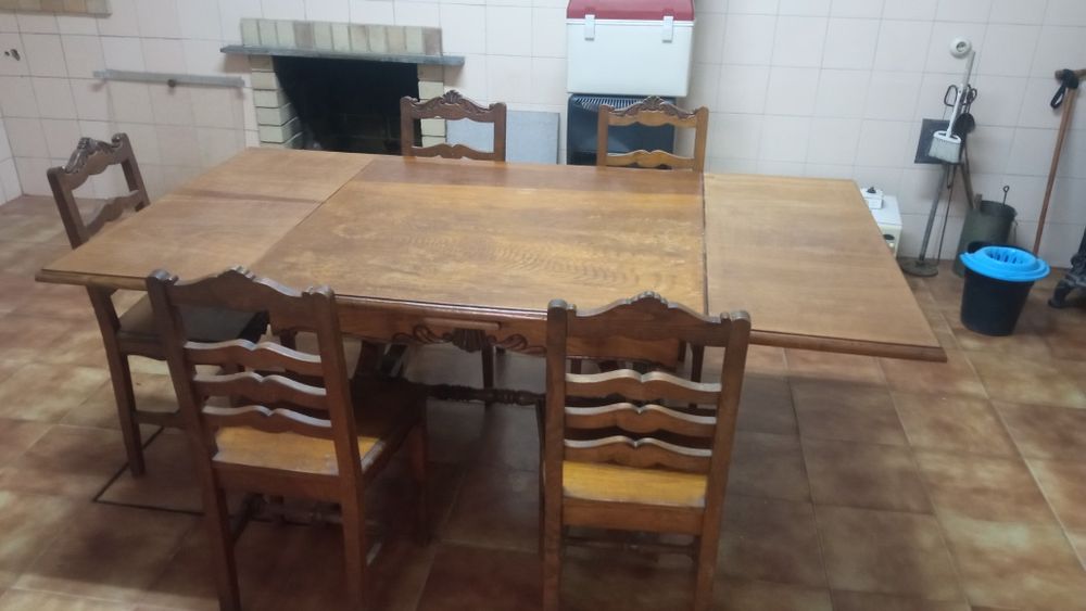 Mesa de refeição extensível com 5 cadeiras
