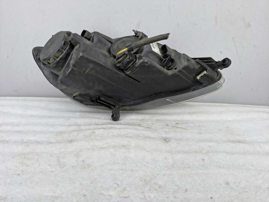 Lampa Reflektor Lewy VW Golf V PLUS