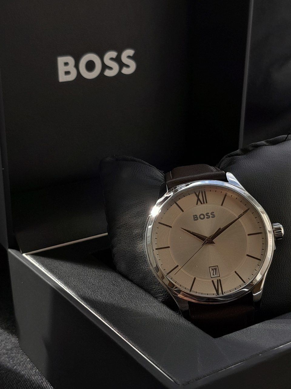 Продаю часы Hugo Boss