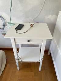 Hemnes - Mesa cabeceira