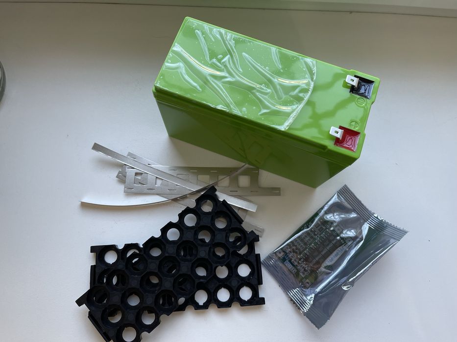 Корпус для сборки аккумулятора 12в 7ач 9ач на 18650