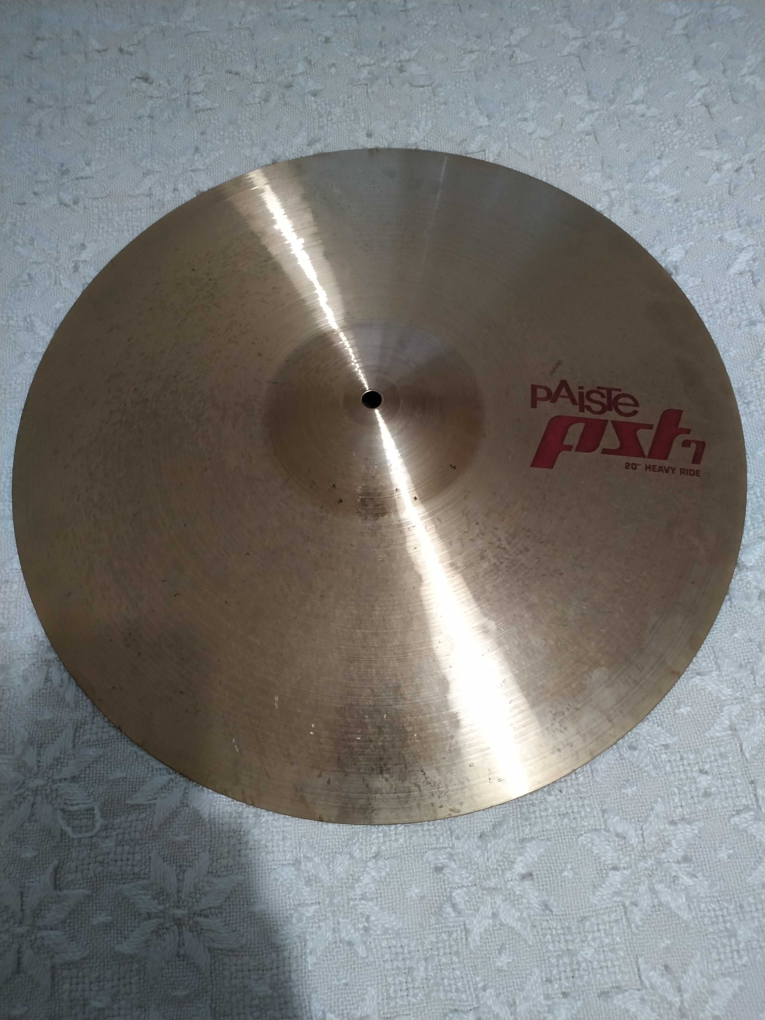 Pratos Paiste PST 7 Ride, Hi-hats e 2x China — ótimo estado