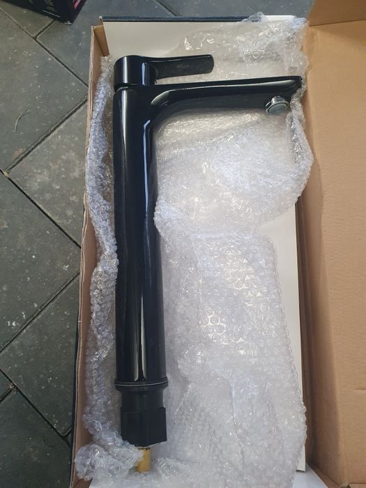 Bateria umywalkowa wysoka Valvex seria Dali  Black &Chrome