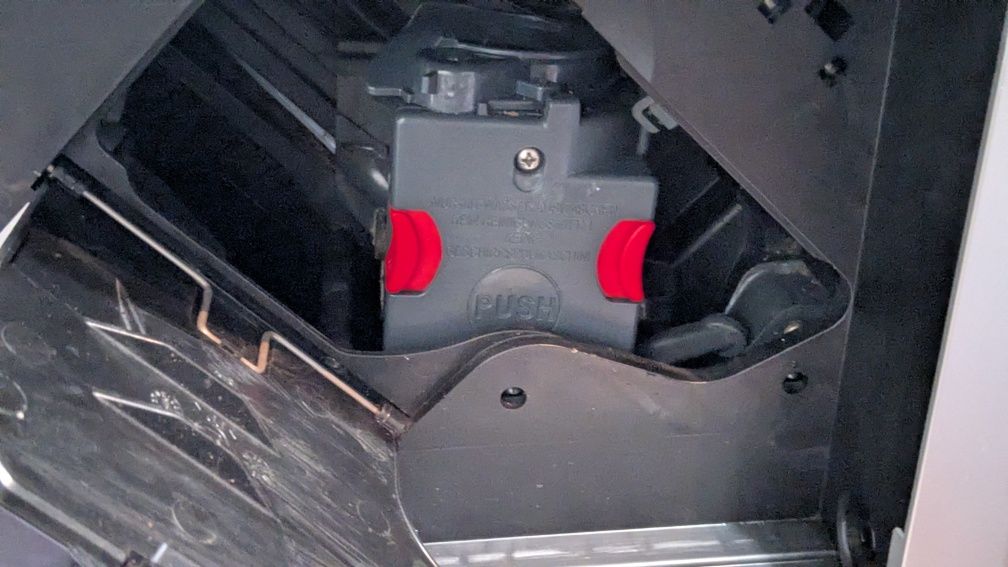 Кавомашина DeLonghi ECAM 23.460