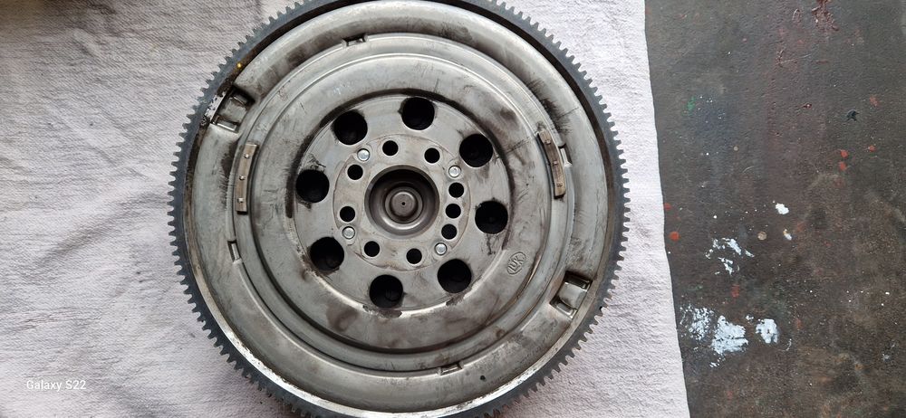 Продам комплект зчеплення та маховик OM651