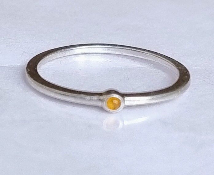 Srebrny pierścionek Yes